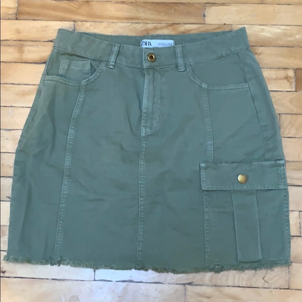 Green khaki Zara skirt size Medium